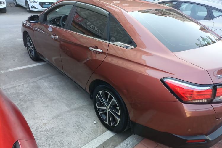 Used Venucia D60 2018 1.6L CVT Smart Connect Elite Edition
