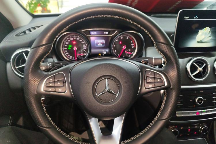 Used Mercedes-Benz GLA 2017 GLA 200 Fashion Model