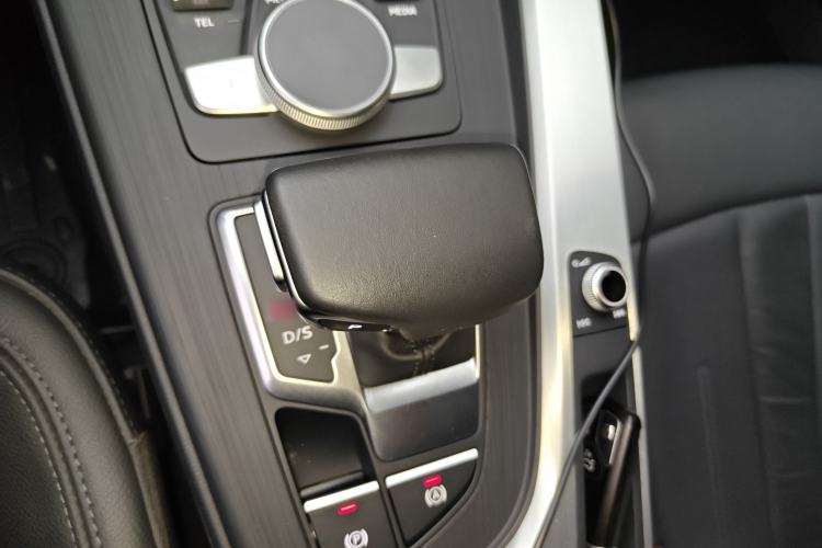 Used Audi A4L 2019 40 TFSI Fashion Edition China VI Emission Standard