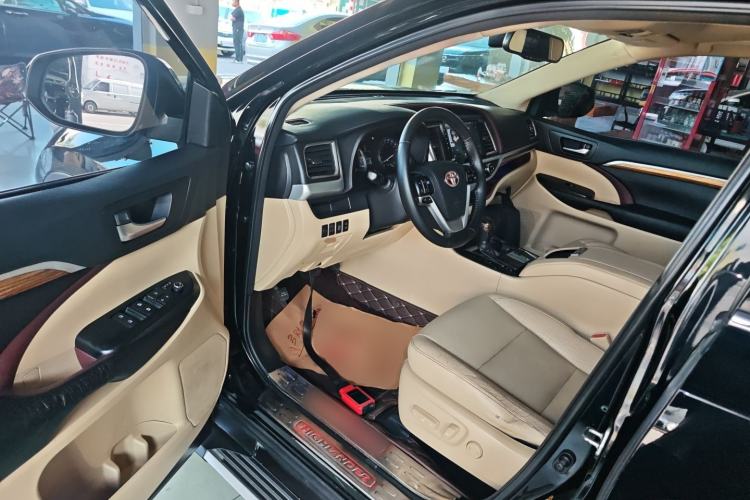 Used Toyota Highlander 2015 2.0T Two-Wheel Drive Luxury Edition 7 Seats