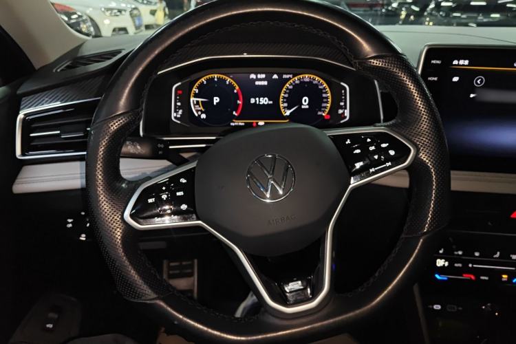 Used Volkswagen Tiguan L 2022 380TSI Automatic All-Wheel Drive R-Line Enhanced Comfort 7-Seater