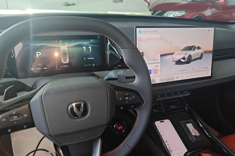 Used Changan UNI-V 2025 Model Third-Generation 2.0T Dynamic Edition