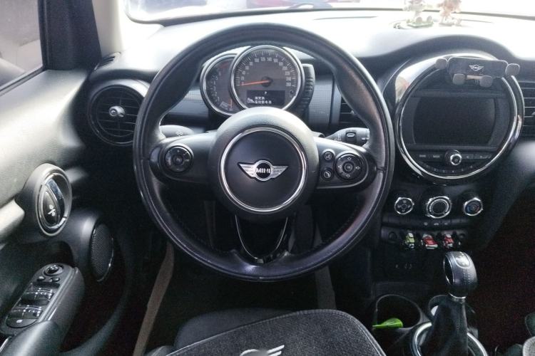 Used  MINI 2015 1.5T COOPER Fun Five-Door Edition
