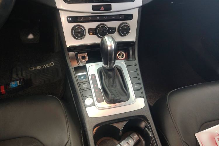 Used Volkswagen Magotan 2015 Facelift 1.8TSI Luxury Model
