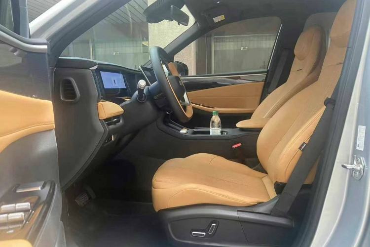 Used  L7 2024 1.5T 115 km PLUS Dragon Edition
