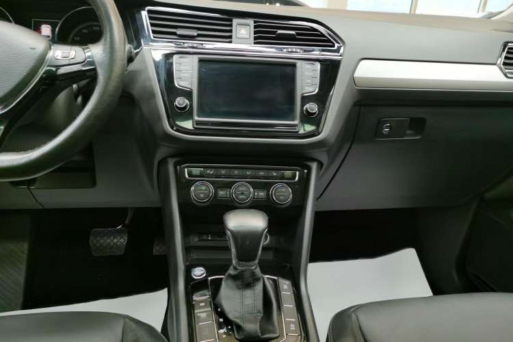 Used Volkswagen Tiguan L 2017 380TSI Automatic All-Wheel-Drive Luxury Edition
