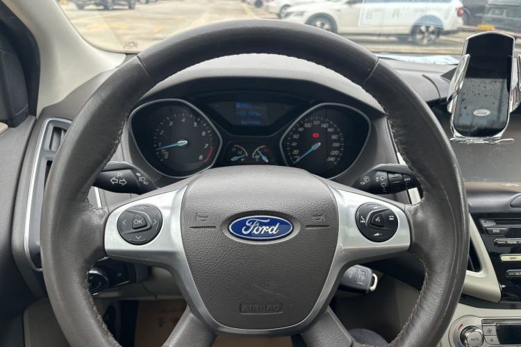 Used Ford Focus 2012 Sedan 1.6L Automatic Fashion Edition
