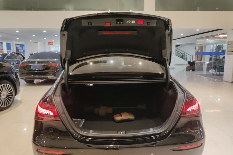 Used Mercedes-Benz E-Class 2023 Updated E 300 L Fashion Edition
