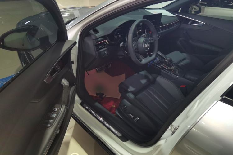 Used Audi A4L 2025 2 Million Units Enjoyment Version 40 TFSI Luxury Dynamic Edition
