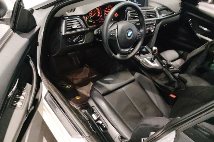 Used BMW 3 Series GT 2018 320i Sport Edition
