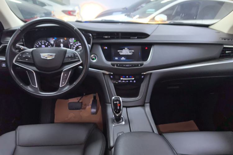 Used Cadillac XT5 2018 25T Luxury Model
