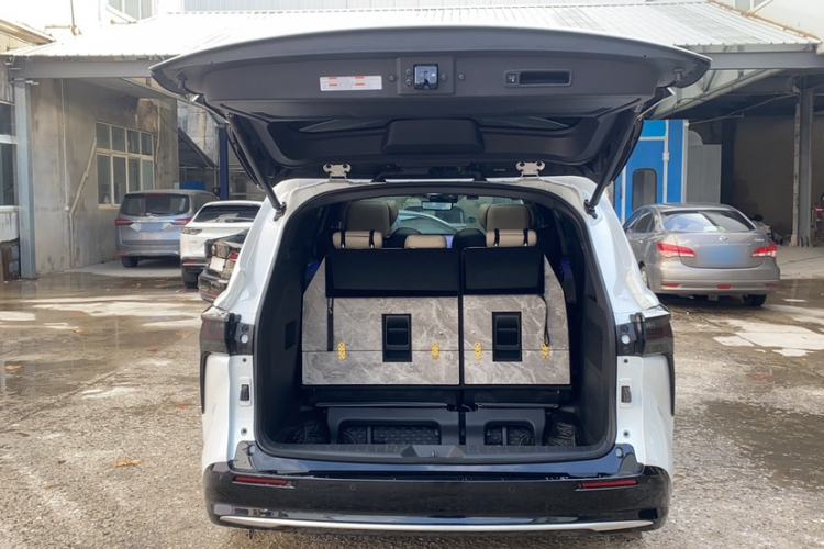 Used Toyota Sienna 2021 2.5L Hybrid Platinum Edition