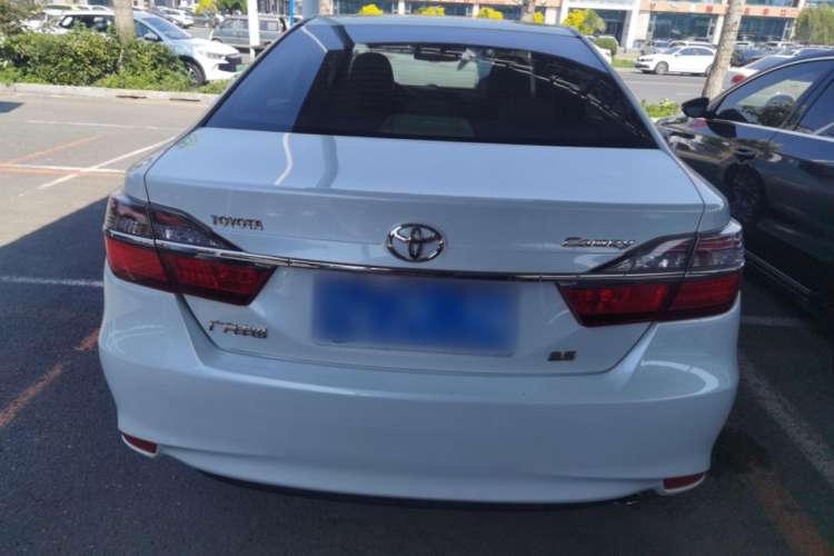 Used Toyota Camry 2016 2.0E 10th Anniversary Elite Edition
