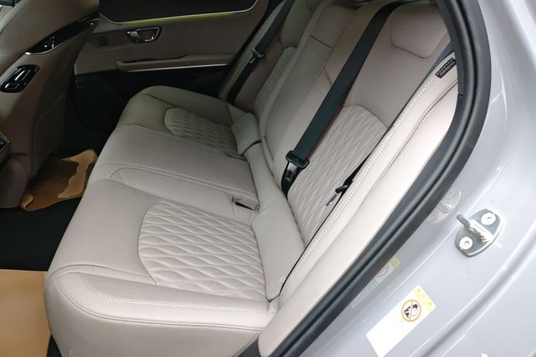 Used BYD Han 2025 EV with 701 km of Laser Radar-Enabled Intelligent Driving
