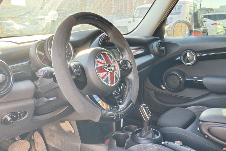 Used  MINI 2018 1.5T COOPER Classic Edition Five-Door Version