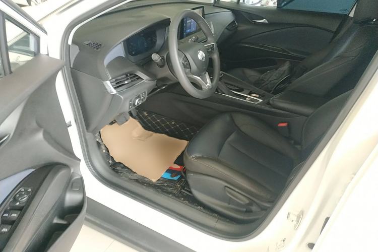 Used Buick Velite 6 2023 Revised Version 430 km Range – Commuter Edition
