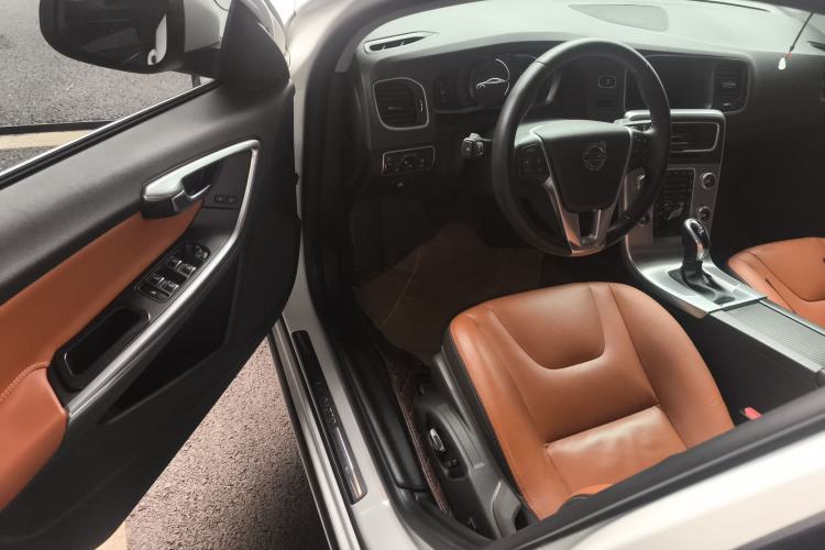 Used Volvo S60 2017 S60L T4 Smart Range Edition
