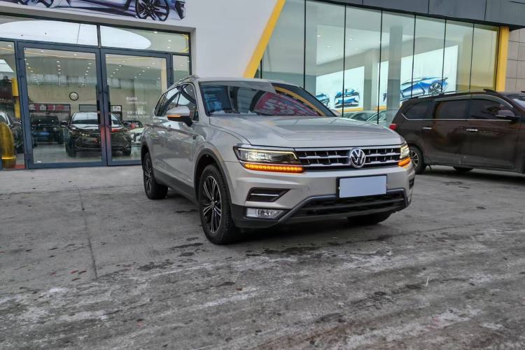 Used Volkswagen Tiguan L 2017 380TSI Automatic All-Wheel-Drive Luxury Edition
