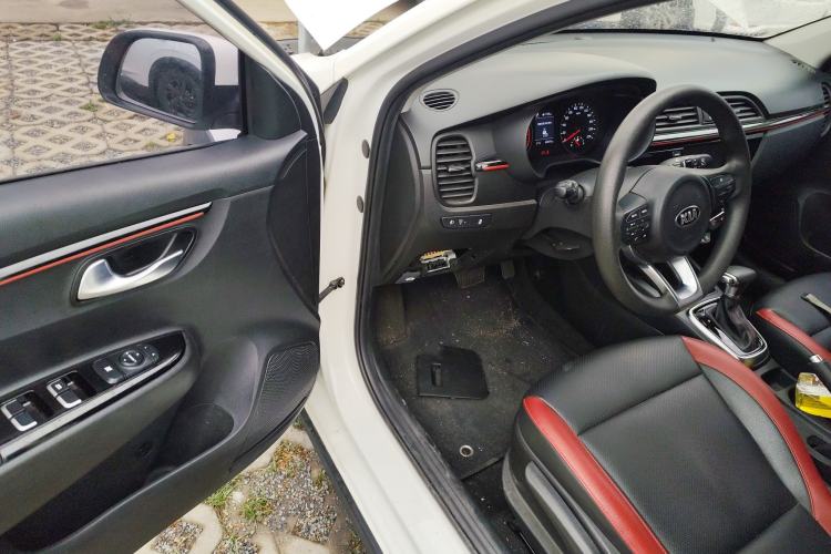 Used Kia KX Cross 2017 1.4L AT GLS