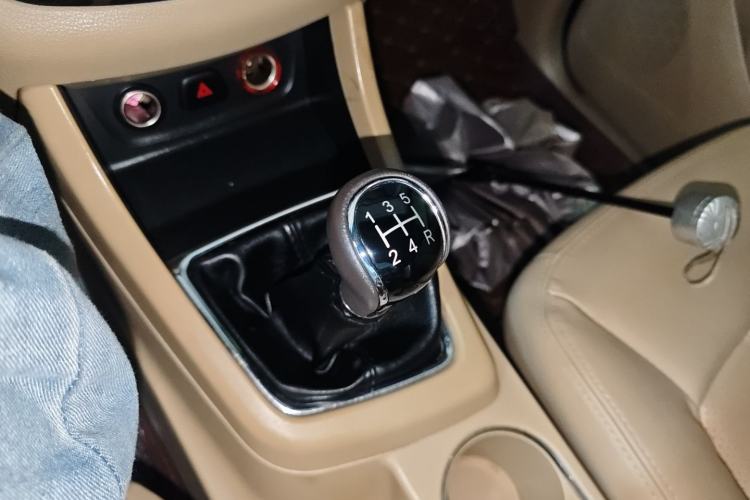 Used Baojun 730 2014 1.5L manual Comfort version 7 seats
