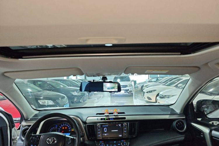 Used Toyota RAV4 2015 2.0L CVT Two-Wheel Drive Fashion Edition
