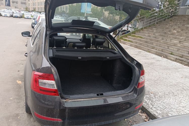 Used Skoda Octavia 2015 1.6L Manual Yijie Edition