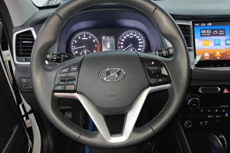 Used Hyundai Tucson 2015 1.6T Dual-Clutch Two-Wheel-Drive Leading Model
