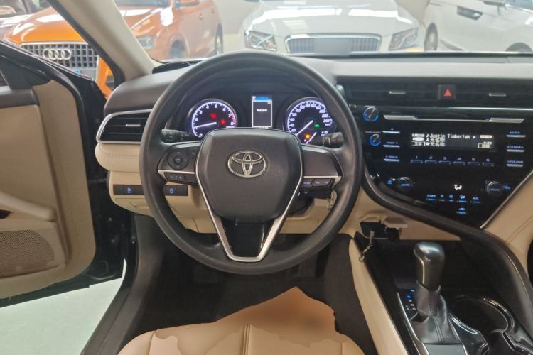 Used Toyota Camry 2018 2.0E Elite Edition
