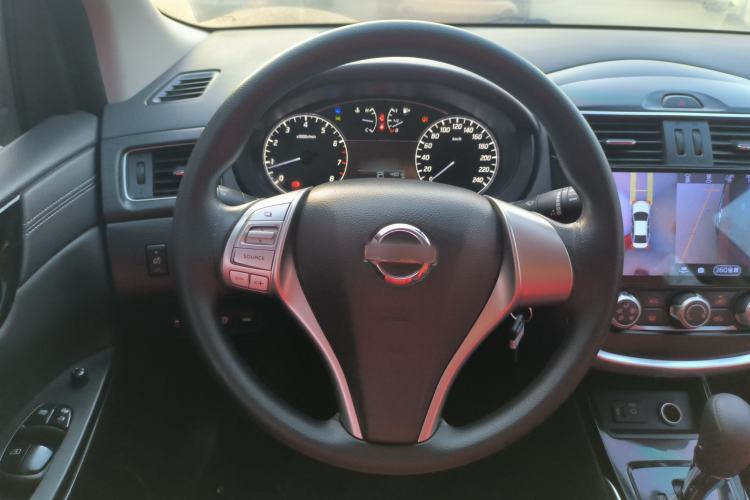 Used Nissan Tiida 2021 1.6L CVT Cool Edition
