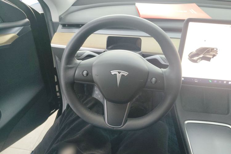 Used Tesla Model Y 2022 Rear-Wheel-Drive Version
