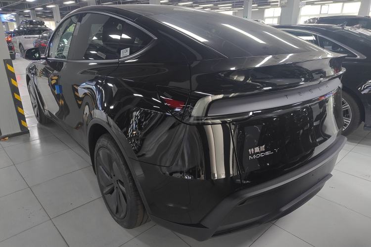 Used Tesla Model Y 2026 Rear-Drive Model
