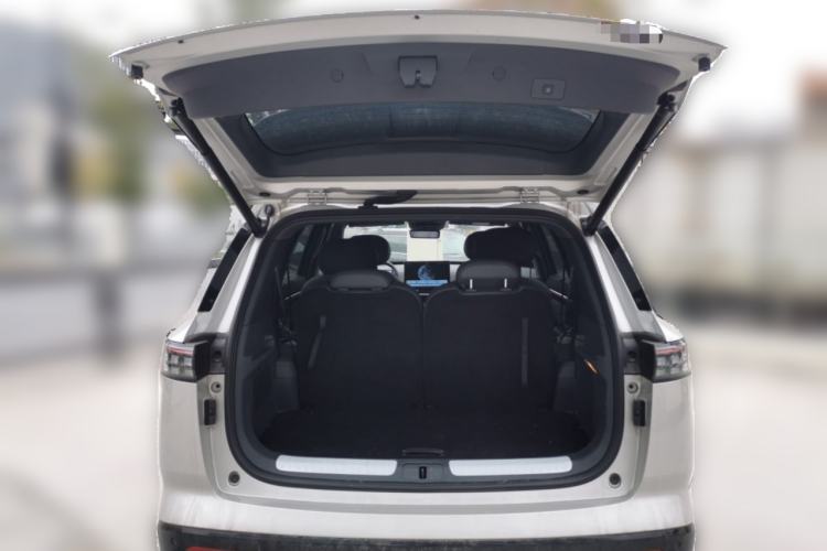 Used  eπ008 2024 210Max Range-Extended Version 6 Seats
