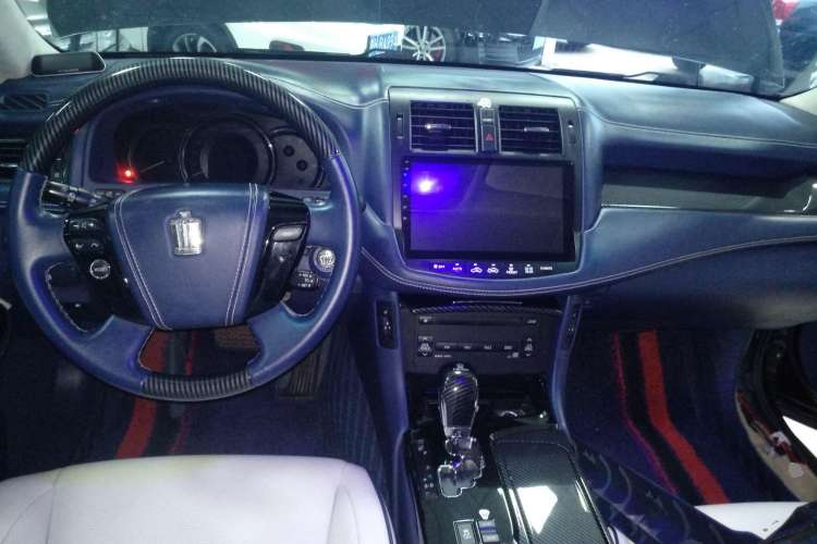 Used Toyota Crown 2012 2.5L Royal Leather Edition
