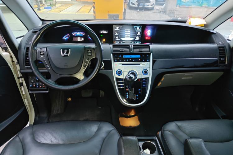 Used Luxgen Great 7 MPV 2013 2.0T Executive Model
