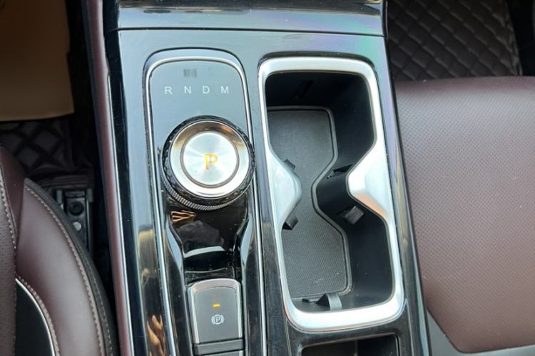 Used SOL QX 2021 300T DCT Chasing Light Edition
