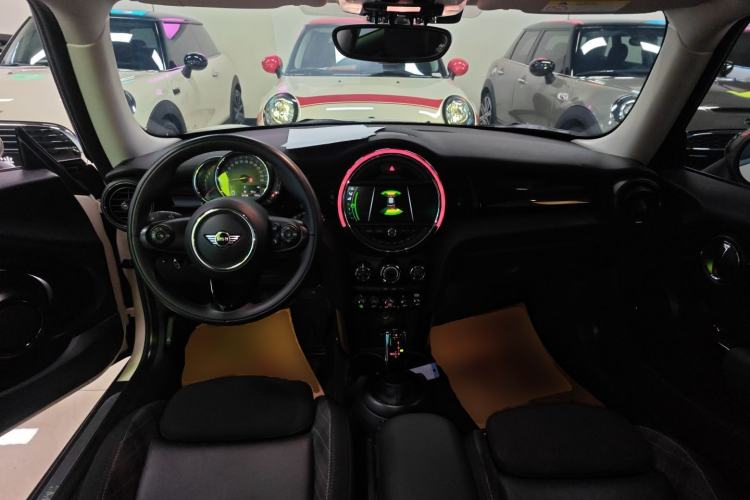 Used  MINI 2018 1.5T COOPER Classic Edition
