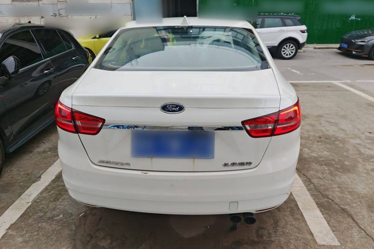 Used Ford Escort 2015 1.5L Automatic Fashion Model