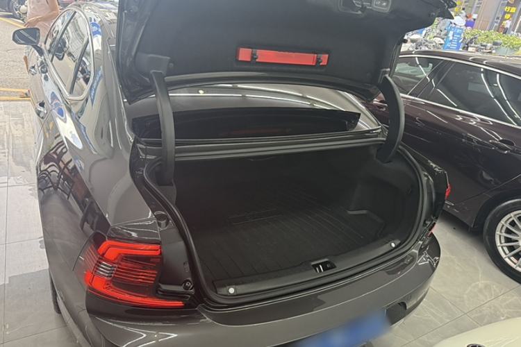 Used Volvo S90 2023 B5 Zhiyuan Luxury Edition
