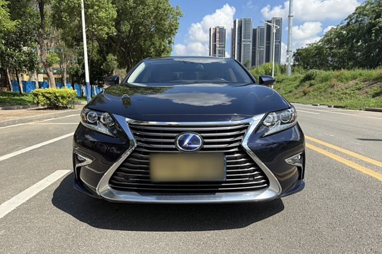 Used Lexus ES 2015 300h Comfort Edition
