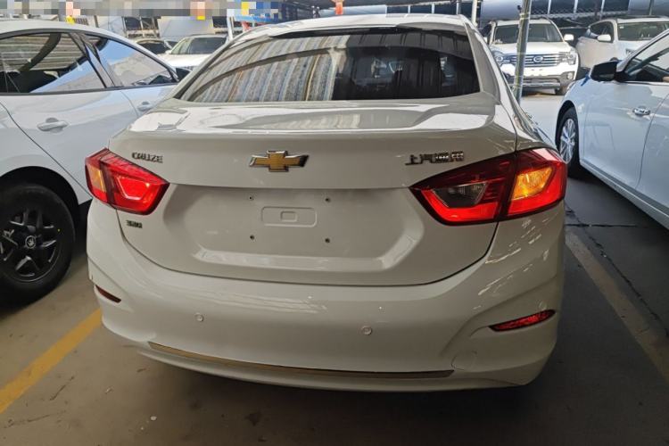 Used Chevrolet Cruze 2018 Revised Version 320 Automatic Pioneer Edition
