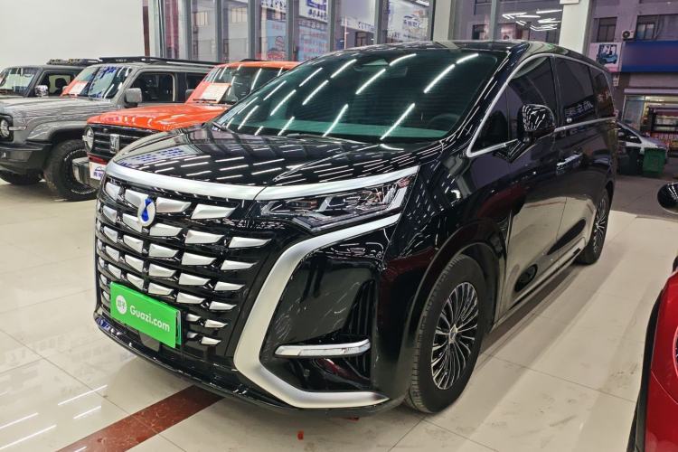 Used Denza D9 2022 DM-i 1040 Prestige Model