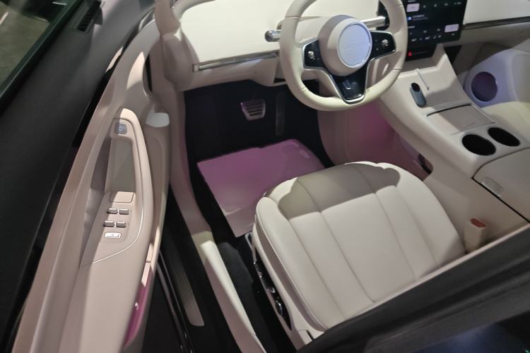 Used Hima Luxeed R7 2024 All-Electric 802 km Max
