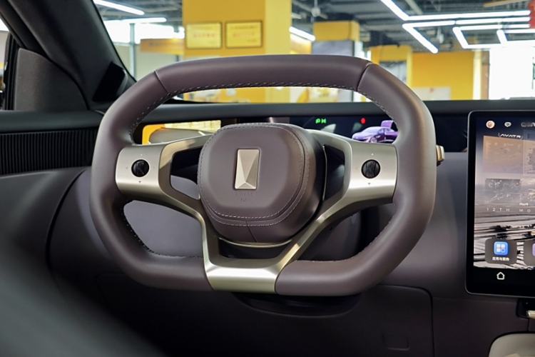 Used  12 2025 Ultra Extended-Range Edition
