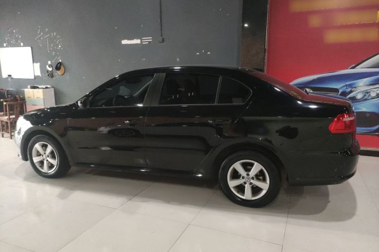 Used Volkswagen Lavida 2013 Revised Classic 1.6L Manual Fashion Edition
