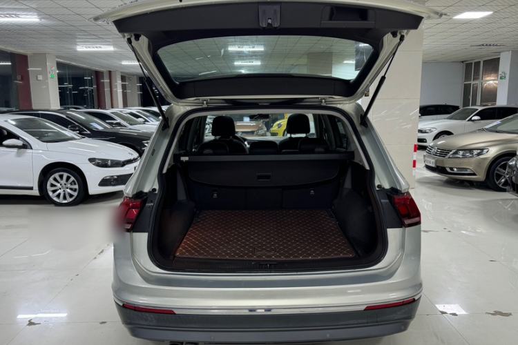 Used Volkswagen Tiguan L 2017 330TSI Automatic Two-Wheel Drive Luxury Edition