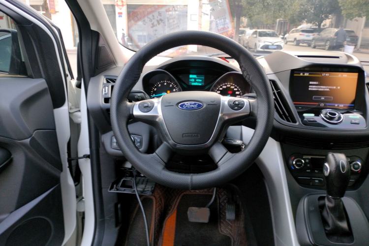 Used Ford Kuga 2015 1.5L GTDi Two-Wheel-Drive Comfort Model
