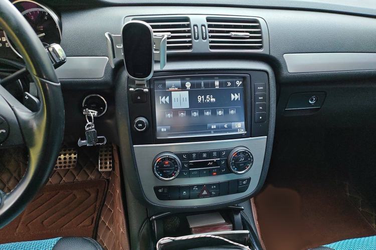 Used Mercedes-Benz R-Class 2014 R 320 4MATIC Business Model