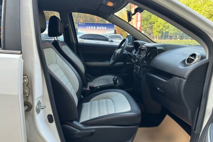 Used Great Wall M4 2014 1.5L manual Comfort trim level