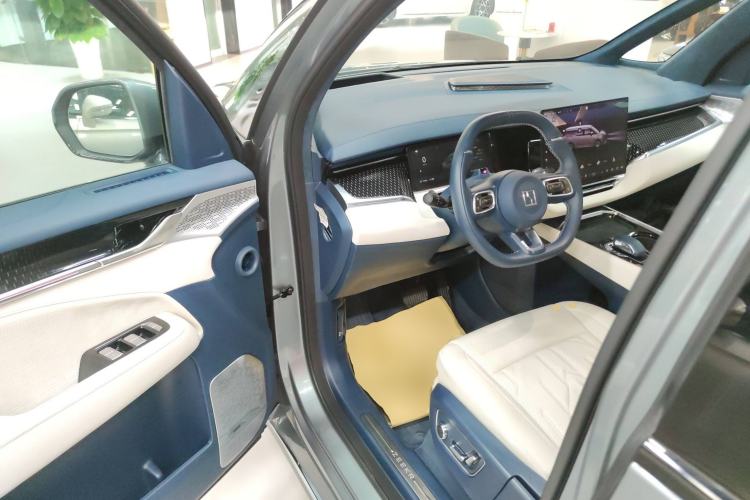 Used Zeekr 009 2024 Six-Seat Executive Version 4WD 108 kWh
