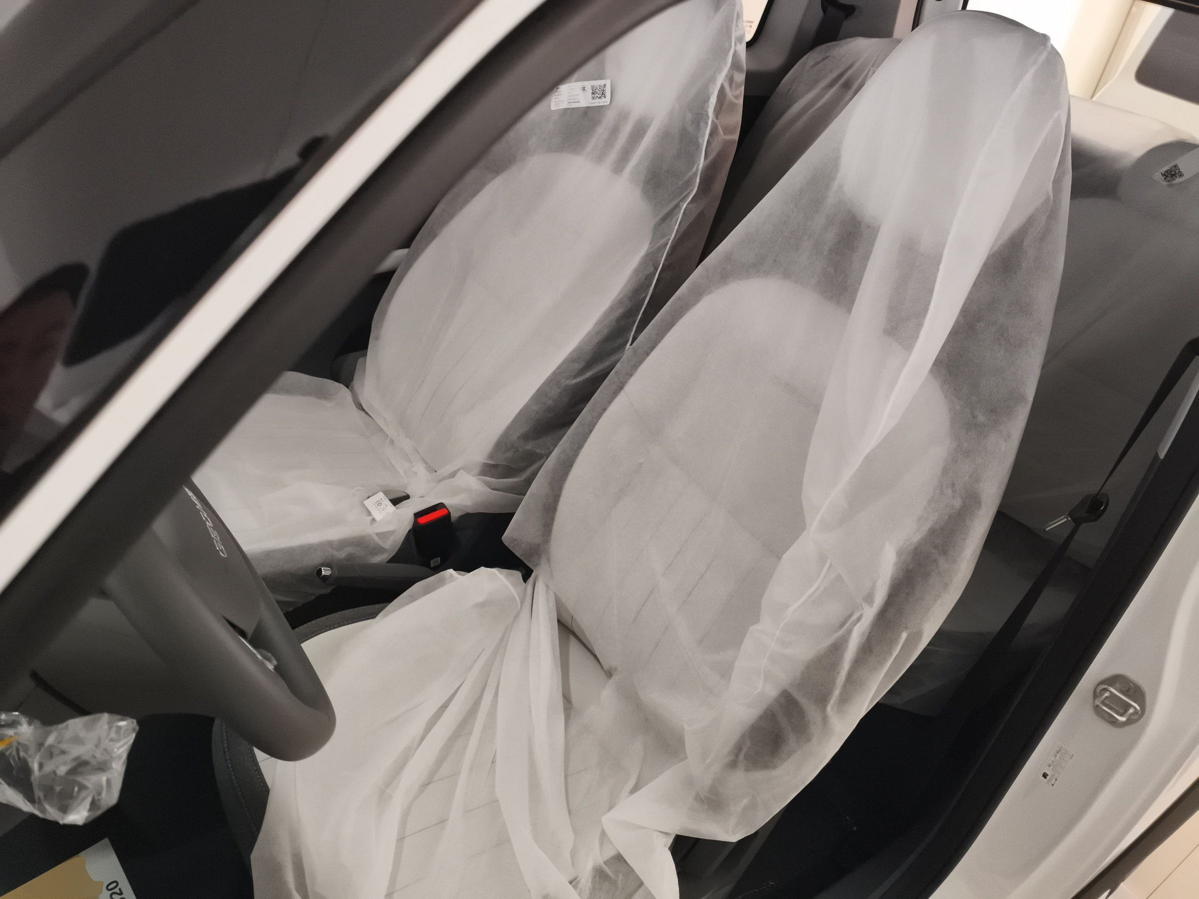 Переднее сиденье в автомобиле